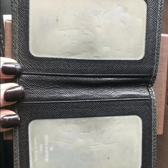 ❤️SOLD❤️💯% Authentic Louis Vuitton Black Small Wallet - Picture 5 of 8